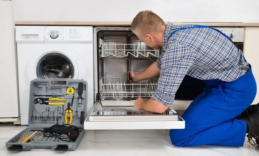 Gümüşova Miele servisi teknisyen ekibi beyaz eşya tamiri yaparken